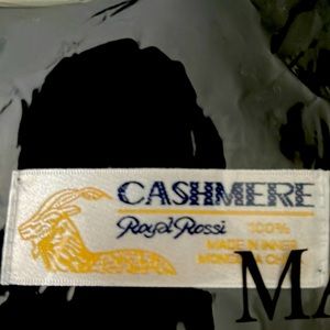NWOT Royal Rossi Cashmere Scarf